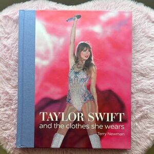 Taylor Swift and the Clothes She Wears